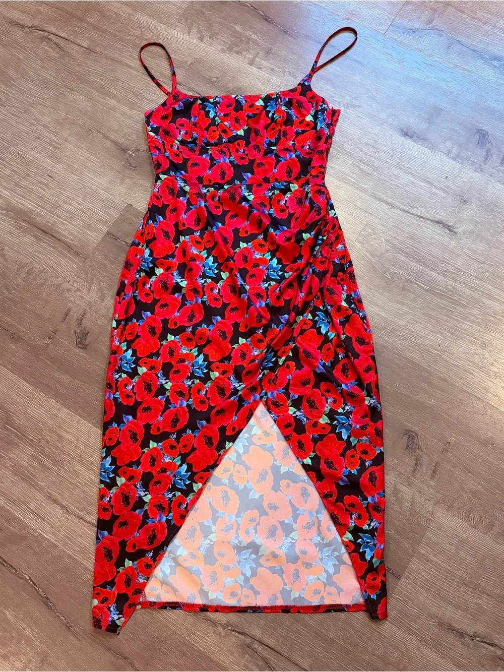 Public Desire bold red